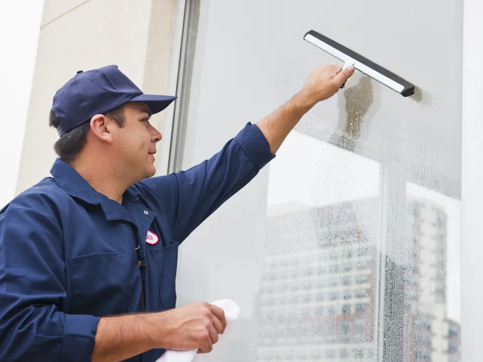 Why Clean Windows = More Foot Traffic