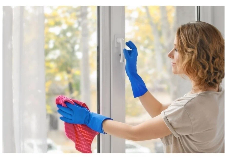 3 Signs It’s Time to Clean Your Shop Front